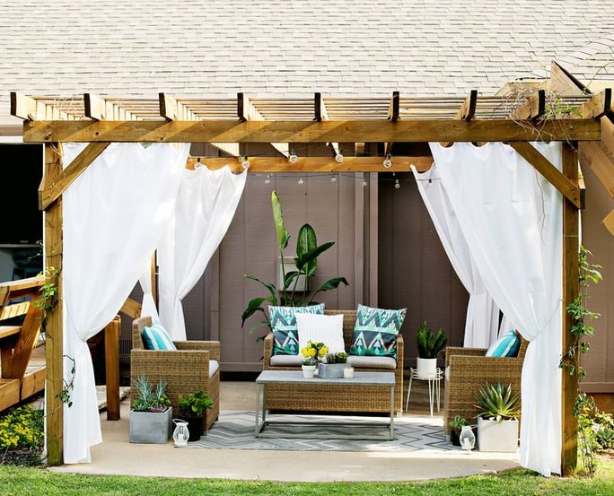 Roo-Pergola-1-Curtains.jpg