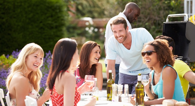 outdoor-entertainment-people-smiling.jpg
